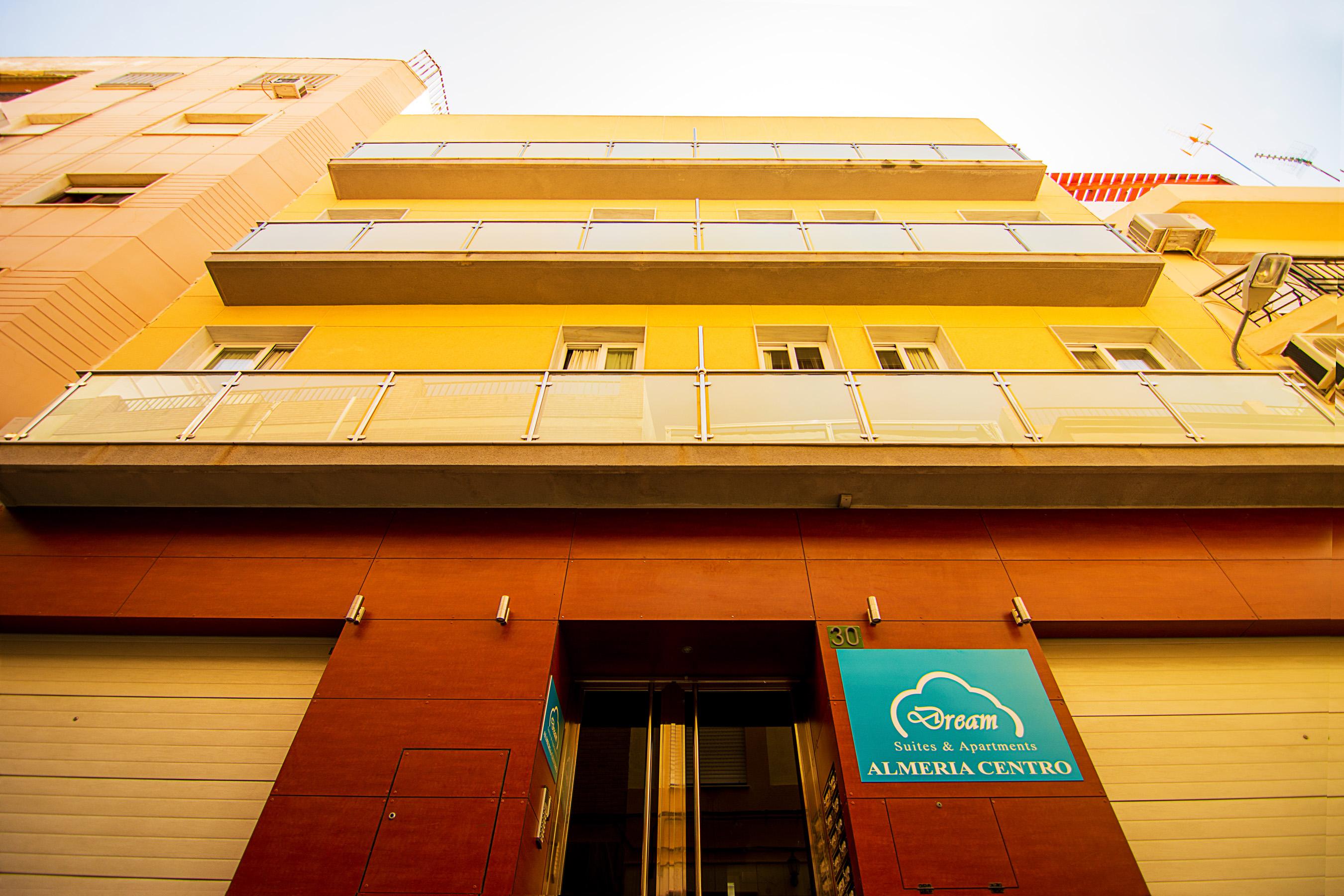 Dream Suites And Apartments Almeria Centro Екстериор снимка