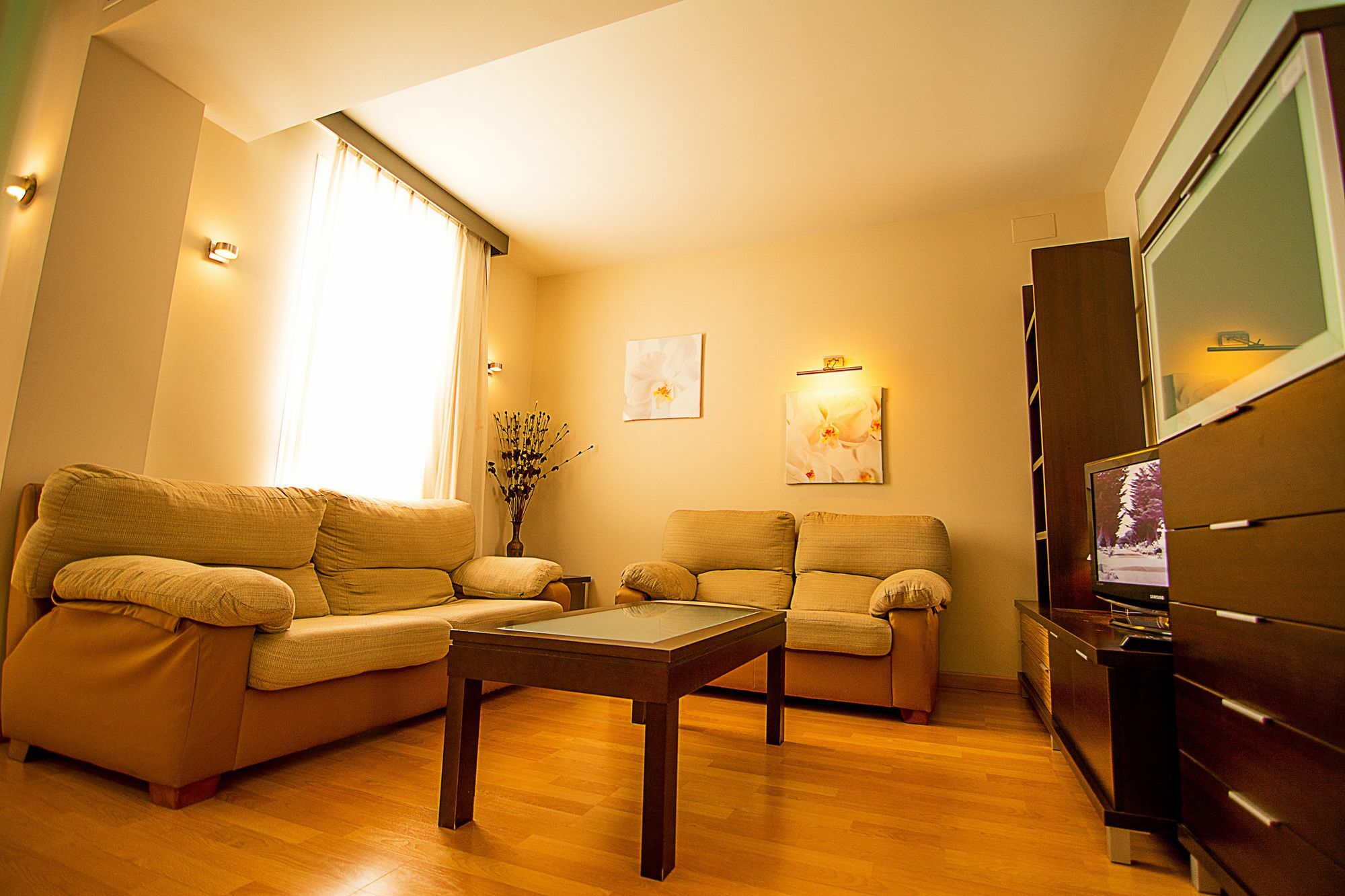 Dream Suites And Apartments Almeria Centro Екстериор снимка