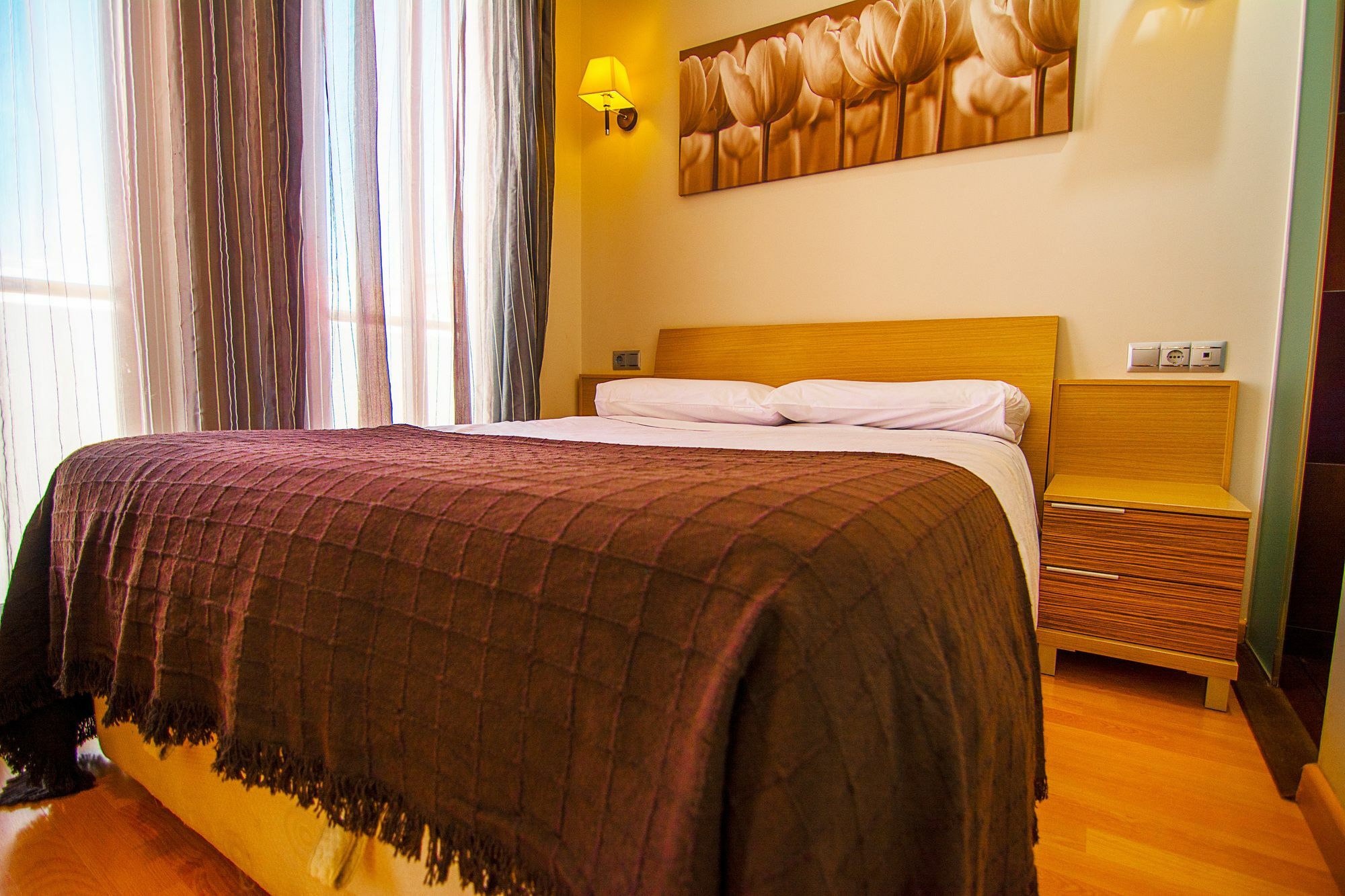 Dream Suites And Apartments Almeria Centro Екстериор снимка
